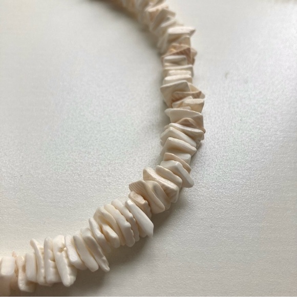 PUKA SHELL NECKLACE - Picture 2 of 2
